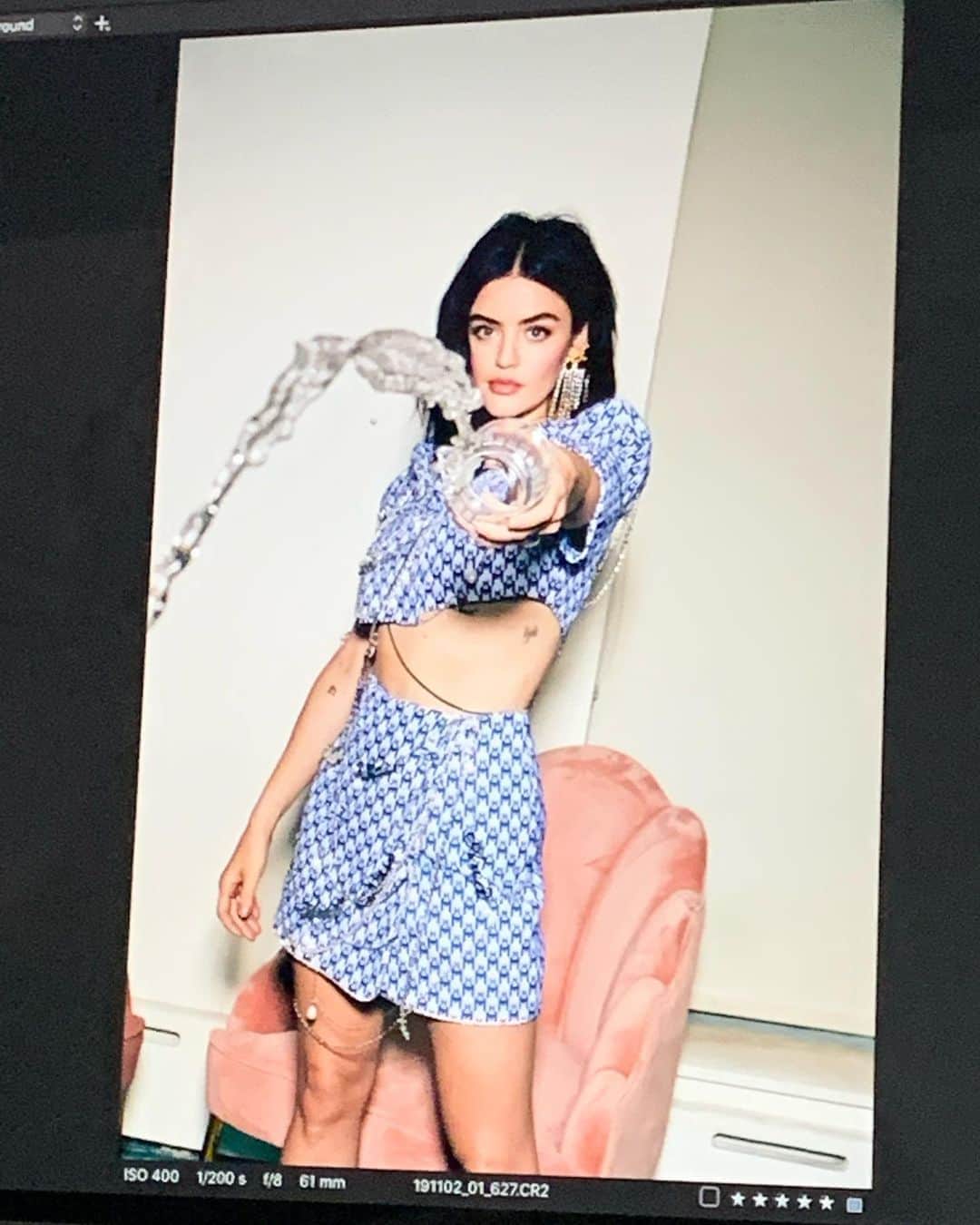 ルーシー・ヘイルのインスタグラム：「Outtakes and tiny tattoos @cosmopolitan 🔹」
