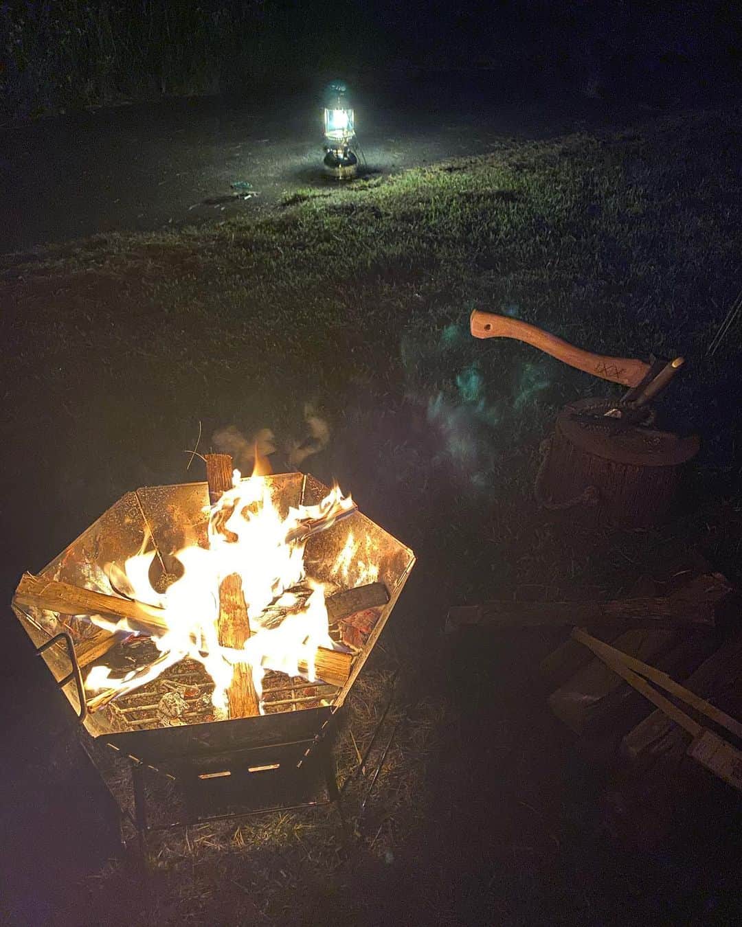 木津悠輔さんのインスタグラム写真 - (木津悠輔Instagram)「ちょっと前のソロキャンプ 夜暗いし、虫すごいし、めっちゃ1人やし もう、楽しいとかでやってない またやるけど。 #キャンプ」8月10日 23時23分 - yusuke_kizu