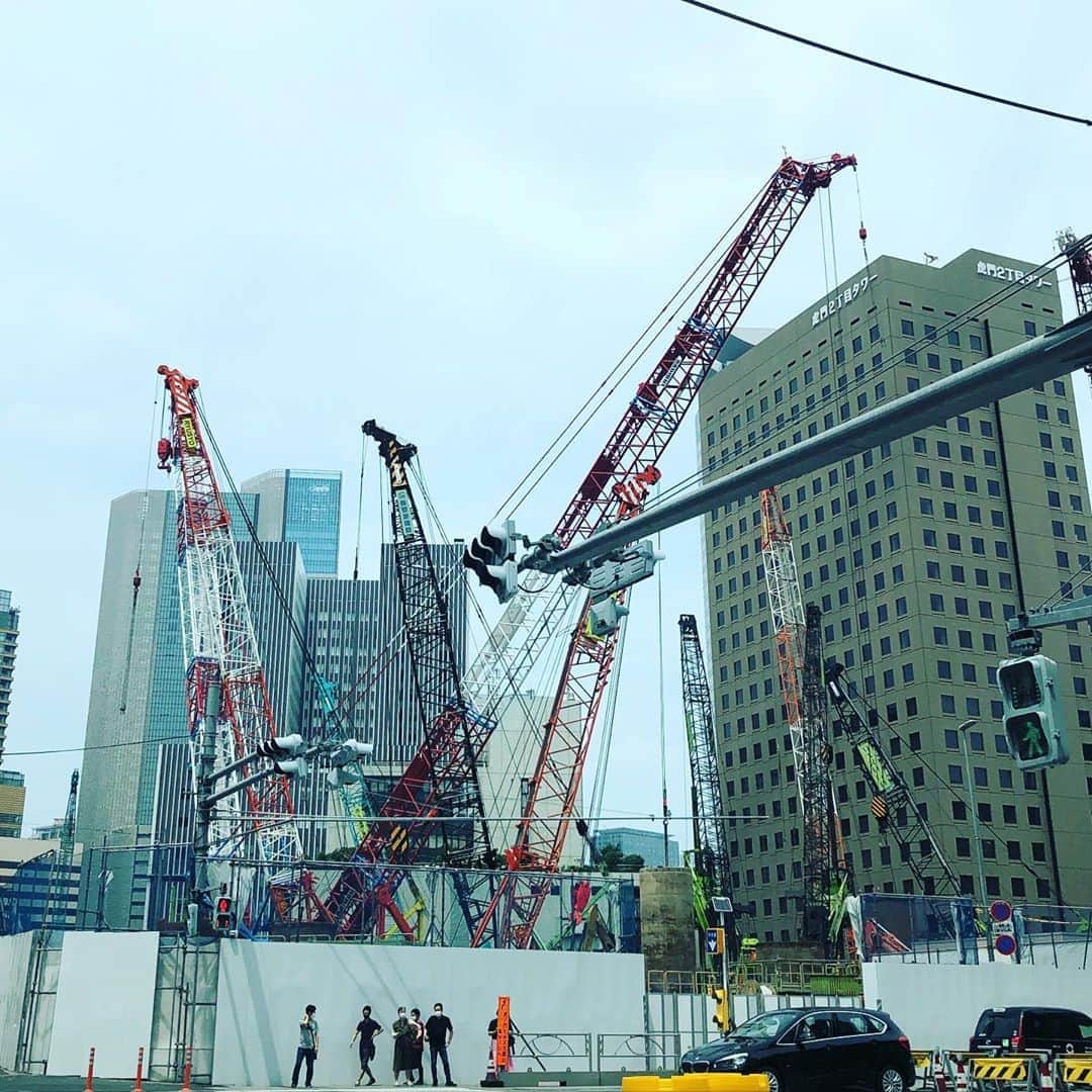 藤田琢己さんのインスタグラム写真 - (藤田琢己Instagram)「building a building  #building #tokyo #construction #constructionsite #city #cityscape #cityphotography #summer #japan」8月10日 23時49分 - takumifujita1