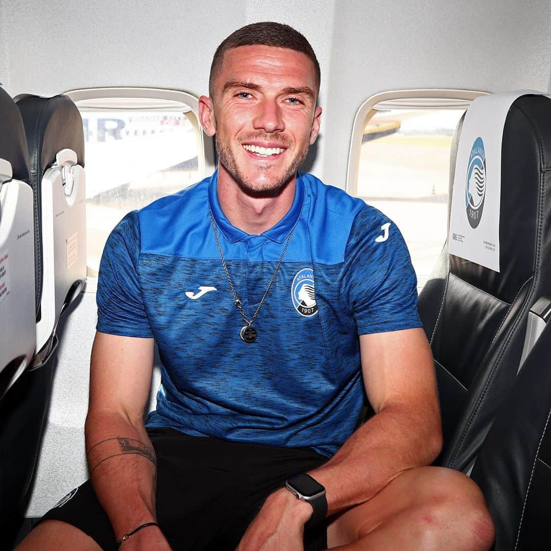 アタランタBCさんのインスタグラム写真 - (アタランタBCInstagram)「Final 8, arriviamo! 🙌 Ready for take off! ✈️🇵🇹 ⠀ #UCL #GoAtalantaGo ⚫️🔵 #Atalanta #BergAMO #ForzaAtalanta #football」8月11日 0時28分 - atalantabc