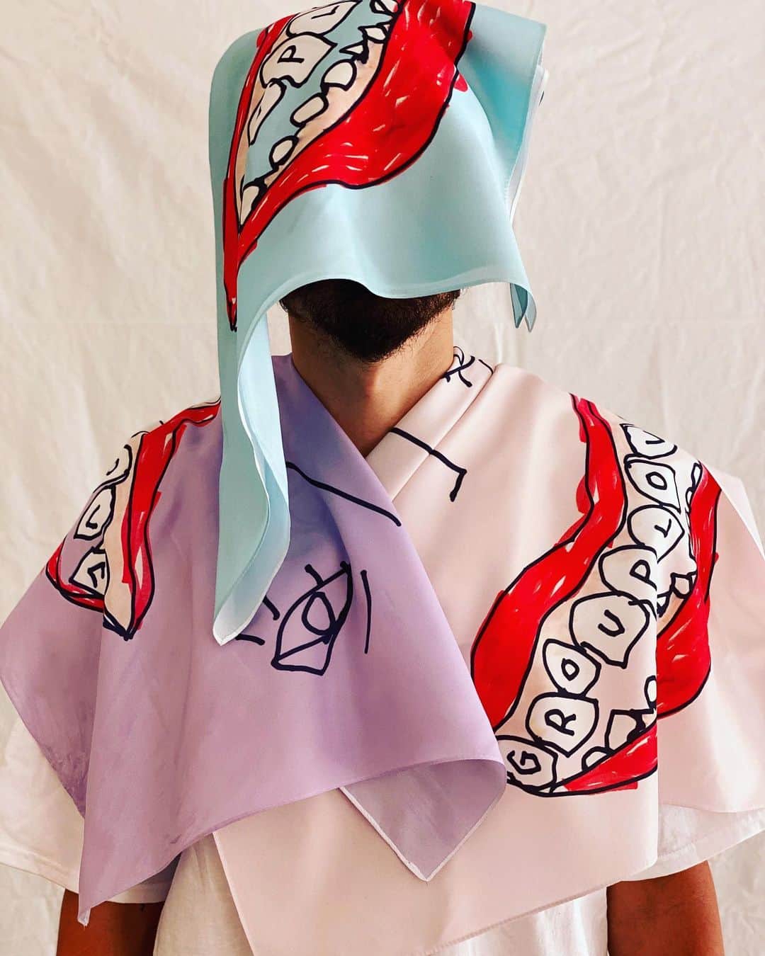 グループラブのインスタグラム：「We heard you wanted the bandanas we rocked in the inside out video so here they are! Drawn by our very own @ladygrouplove these are perfect for that sexy quarantine look and your style beyond the pandemic as well. These come in three stylin’ colors perfect for every occasion. Stay safe and wear these whenever you leave the house. Link is in bio xoxo GL」