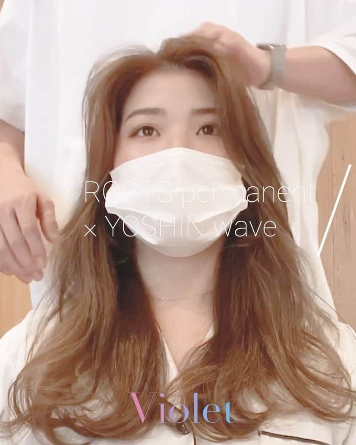 前原穂高のインスタグラム：「根元パーマ＋ヨシン巻き😍✨️ 仕上げの時にみーんな喜んでくれるから嬉しくなっちゃう🙆 ㅤㅤㅤ コツはゆったりとした巻きで束感ってより、面で作るwaveがポイントだよ🙌 ㅤㅤㅤ #韓国ヘア#韓国人風ヘア#愛の不時着#niziu#twice#韓国コスメ#niziproject#根元パーマ #ヨシンモリ #ヨシン巻き #美容室Violet #美容師 #表参道  #栄 #横浜 #美容室 #表参道美容室 #横浜美容室 #栄美容室 #ヘア #ヘアスタイル #ヘアアレンジ #ヘアカラー  #hair #hairstyle #髪型 #ほだかっと #ほだからー #前原穂高 @violet_hairsalon ㅤㅤㅤ ☆前原穂高店舗出勤スケジュール☆ 表参道店勤務→🗼 横浜店勤務→⚓️ 名古屋店勤務→☕️ 8月12日(水)🗼 8月13日(木)🗼 8月14日(金)🗼 8月15日(土)🗼 8月16日(日)🗼 8月20日(木)⚓️ 8月21日(金)🗼 8月22日(土)🗼 8月23日(日)🗼 8月28日(金)🗼 8月29日(土)🗼 8月30日(日)🗼」