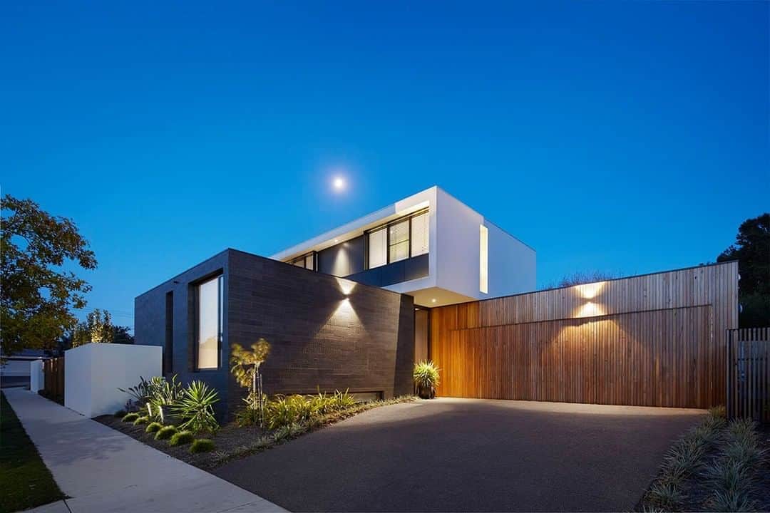 Architecture - Housesさんのインスタグラム写真 - (Architecture - HousesInstagram)「⁣ Modern #architecture.⁣ From 1 to 10👌. How much do you like this project? Leave your comment below!😉⁣ ___ ⁣⁣⁣⁣⁣⁣⁣ 📷 by @jamarchitects_melb⁣ #archidesignhome⁣⁣⁣⁣⁣⁣ ___⁣⁣⁣⁣⁣⁣⁣ ⁣⁣⁣⁣⁣⁣⁣ #architecture #architecture_lovers #architecturephotography ⁣⁣ #architecturelovers #architecturephoto #modernarchitecture #architecturedesign #architectures⁣⁣⁣ #archilovers #architect ⁣⁣ #archigram⁣」8月11日 0時50分 - _archidesignhome_