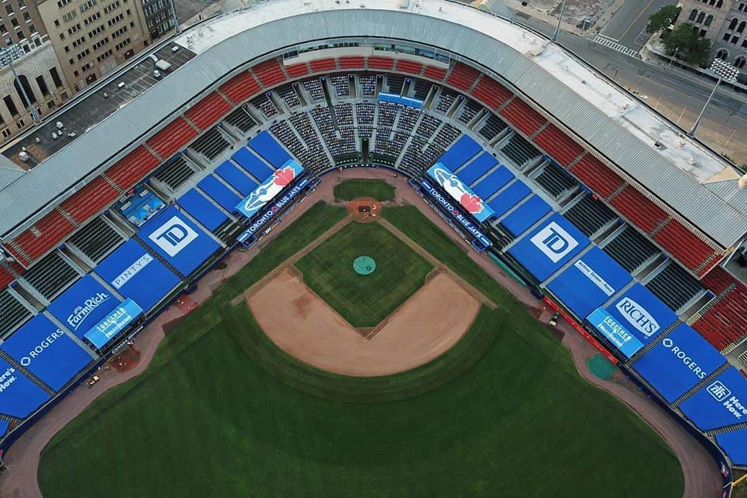 トロント・ブルージェイズさんのインスタグラム写真 - (トロント・ブルージェイズInstagram)「Hello, Buffalo 👋🤩 #WeAreBlueJays」8月11日 0時59分 - bluejays