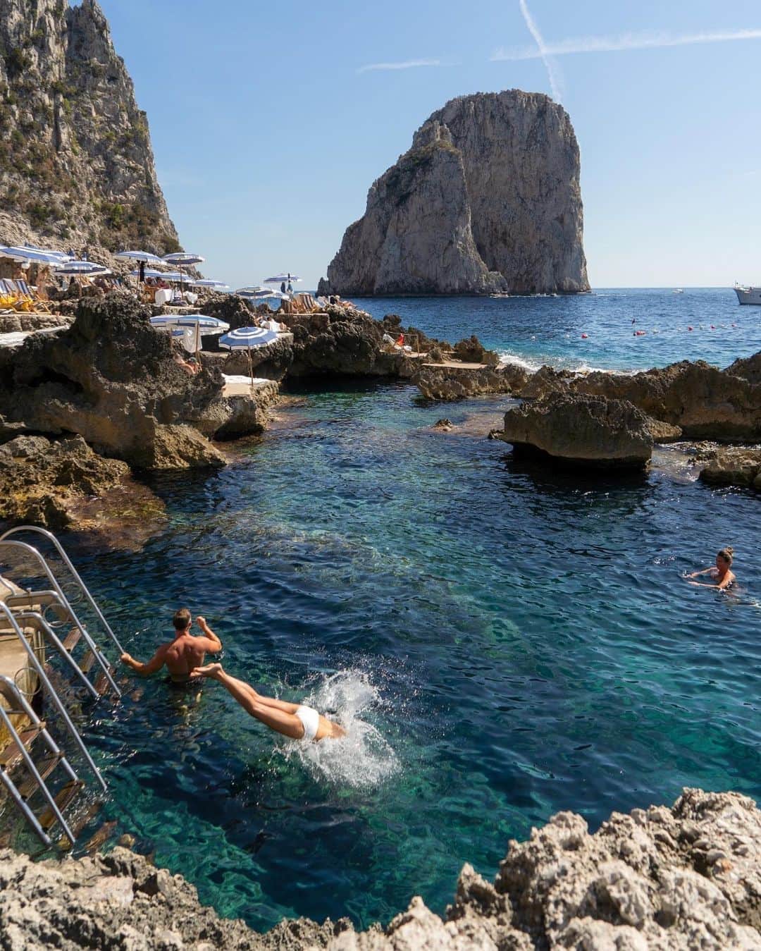 Vogue Parisさんのインスタグラム写真 - (Vogue ParisInstagram)「Immortalized hundreds of times in the movies, it's the resort of crowned heads, jet-setters, Hollywood stars, party people, and Italians passing through. For decades, Capri has been a playground for colorful frolicking in the summer. Now the most iconic of the Italian islands is being celebrated in a new book by Jean-Pascal Hesse, with a preface by Brigitte Bardot. An opportunity to (re)discover this iconic summer destination. Swipe left for a preview and see more on Vogue.fr Photos by Umberto D'Aniello.」8月11日 1時19分 - voguefrance
