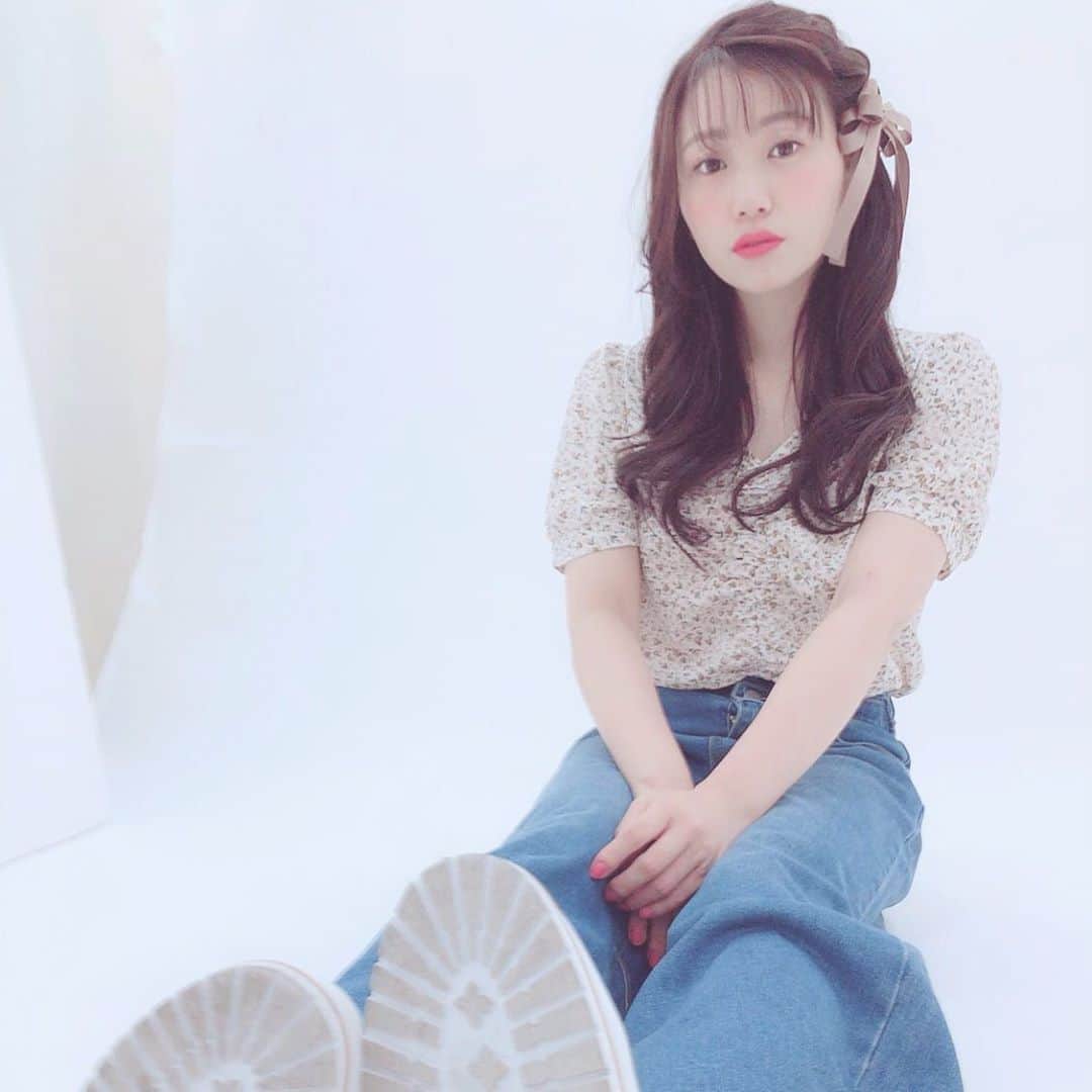 のインスタグラム：「メイクさんにメイクをしてもらったというのもあるけど顔が違いすぎる🙌 ・ #メイク #makeup #💄」