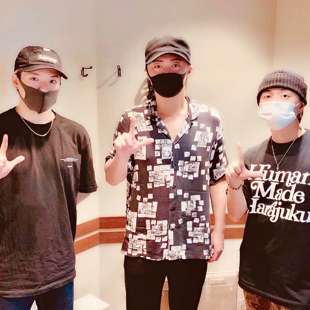 MAKIDAIさんのインスタグラム写真 - (MAKIDAIInstagram)「今日からのLラジはゲストにBALLISTIK BOYZから 加納嘉将君、日髙⻯太君をお迎えしてお届けします(^^)！ @ballistik_fext  #SUMMERHYPE  ◆LDH PERFECT YEAR 2020 RADIO ネット局一覧◆  ・AIR-G’　(土)20時30分～20時55分 ・FM青森　(水)20時00分～20時30分 ・FM岩手　(土)19時00分～19時30分 ・Date fm　(土)28時00分～28時30分 ・ FM秋田　(土)18時00分～18時30分 ・ FM山形　(日)19時00分～19時30分 ・ ふくしまFM　(火)21時30分～21時55分 ・ TOKYO FM　(土)12時30分～12時55分 ・ FM GUNMA　(木)21時00分～21時30分 ・Radio Berry　(火)21時30分～21時55分 ・FM新潟　(金)21時30分～21時55分 ・FM長野　(土)19時30分～19時55分 ・FM福井　(土)27時30分～28時00分 ・@FM　(水)20時30分～21時00分 ・FM岐阜　(日)18時30分～18時55分 ・FM三重　(土)11時00分～11時30分 ・FM滋賀　(月)20時00分～20時30分 ・FM OH！　(日)18時30分～18時55分 ・Kiss FM KOBE　(土)24時00分～24時30分 ・FM山陰　(日)26時00分～26時30分 ・FM岡山　(土)18時25分～18時55分 ・広島FM　(土)20時00分～20時30分 ・FM山口　(土)18時30分～18時55分 ・FM香川　(土)19時30分～20時00分 ・FM徳島　(土)18時00分～18時30分 ・FM高知　(土)19時30分～20時00分 ・FM佐賀　(土)24時30分～24時55分 ・FM長崎　(日)18時00分～18時30分 ・FM熊本　(水)20時00分～20時30分 ・FM大分　(月)21時30分～21時55分 ・FM宮崎　(木)21時30分～21時55分  ※OAスケジュールは変更の可能性もあります。詳しくは各放送局のHPをチェックしてください。 ※スマホアプリ『JFN PARK』をダウンロードすれば、無料で上記ネット局の放送をリアルタイム聴取可能です。 ※特別番組、災害などの臨時対応によりやむを得ず、変更・中止になる可能性もございます。 あらかじめご了承ください。 AuDee(アプリ)では 8/11〜8/17 ゲスト:BALLISTIK BOYZ(日髙⻯太、加納嘉将) 21:00〜21:30 ※収録後のオフトークは配信済み」8月11日 11時02分 - exile_makidai_pkcz