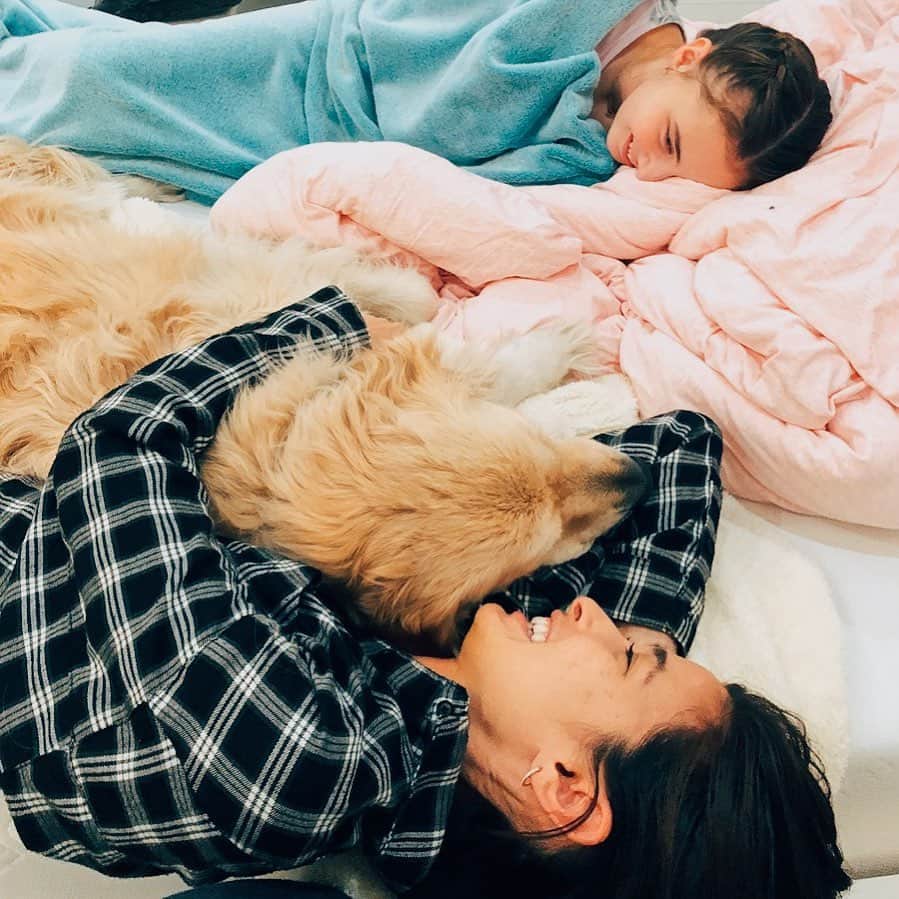 メロディー洋子のインスタグラム：「There aren’t enough words in the English language to express the deepest love I have for this strong young woman. Ava is a shining star to all. Ava Grace battled brain cancer for 5 years and gracefully passed at the age of 16. Being a witness to her positivity, her strength, and her true beauty is a gift I will cherish forever. It’s so hard to write these words let alone know they are real. I cry just thinking about the incredible life you lived. I miss you beyond words. I will love you always.  She inspired me from the day we met. I remember all of our sleepovers together and baking delicious rainbow treats in the kitchen. We danced and sang, laughed and cried, I am beyond grateful to have been able to have such wonderful adventures together. I dream about all of the adventures we would of had when you were older, and I could take you out on the town and be your Auntie always.   Now I know that our time together is to be continued. I know that you are safe and happy and at peace. Your love lives on forever in my heart.  May the Angels be your guides to take you home. We will be here, looking up at you from Earth, staring up at the stars knowing that you are infinite. I love you Ava Grace Liatowitsch. May you Rest In Peace and Power my darling beautiful sweet soul.  #avagraceremembered  100 percent photo cred and Ava’s French braid credit @kimberz_」