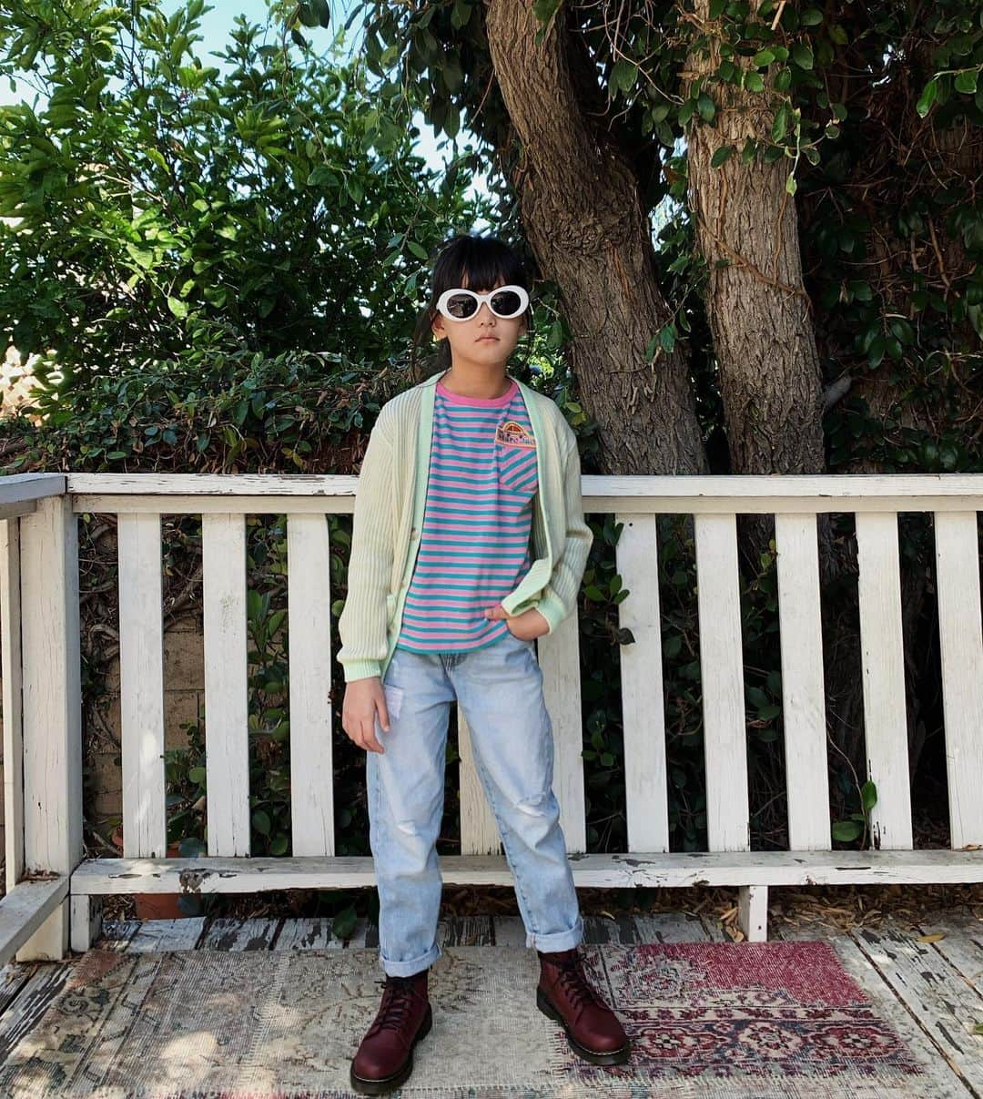 Zooey Miyoshiさんのインスタグラム写真 - (Zooey MiyoshiInstagram)「Smells like teen spirit #myquarantinelookbook Cardigan: @alexandalexacom  @oiidesign Tee: @marcjacobs  @melijoe.paris Boots: @drmartensofficial  @drmartensusa Sunnies: @zerouv」8月11日 11時40分 - zooeyinthecity