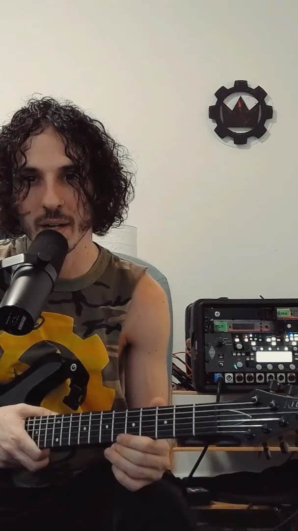 のインスタグラム：「I’m tired of seeing ya’ll cover this song and playing it wrong af 😂 So I did a tutorial and playthrough for all the guitar players out there. Let me know below if you have any questions 🤘🏻Click the link in my bio if you wanna watch it on YouTube. Shoutout @kieselguitars @kemperamps_official」