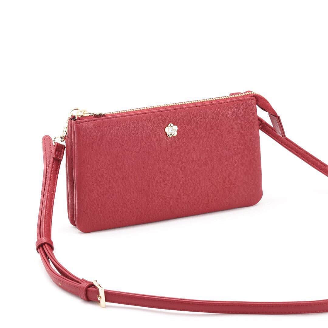 のインスタグラム：「#ビジューポイントショルダーパース ベージュはオンランショップ限定 - #MARYQUANT #2020AUTUMN #NEWITEMS #FASHION #SHOULDERPURSE - #ショルダーパース」