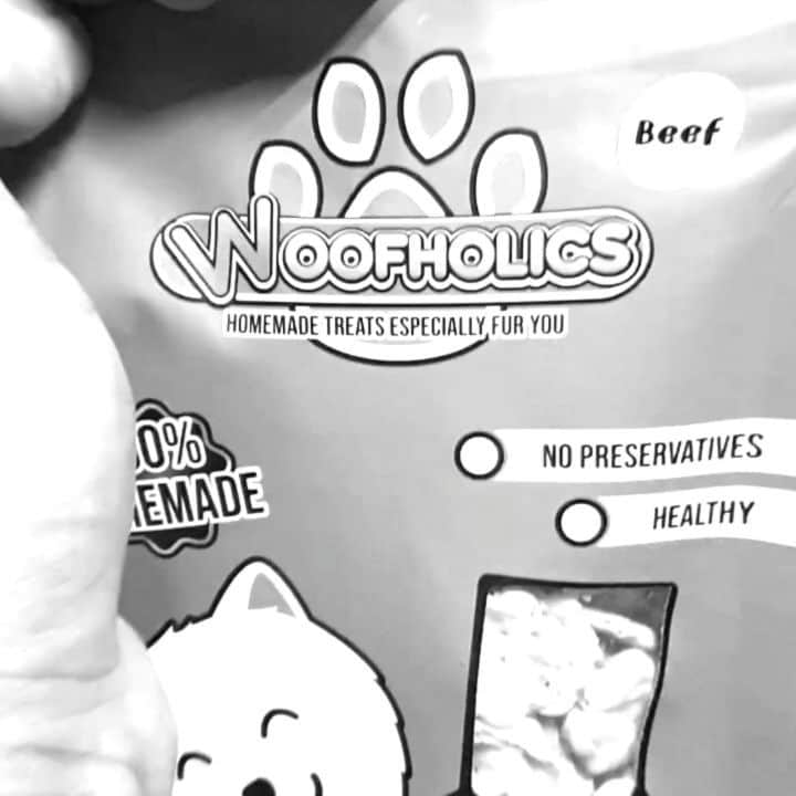 INA. CH KAITO VON JAH SUEDEのインスタグラム：「New snack treat tasty and delicious from @woofholics  100% homemade anack  Many varians  🐖🐄🐓🧀🎃cookies  And also available in jerkies  🐖🐄🐓  Thank you @woofholics such a great snack  Flavourful and tasty, i like it so much  #snacks #homemade #woofholics」