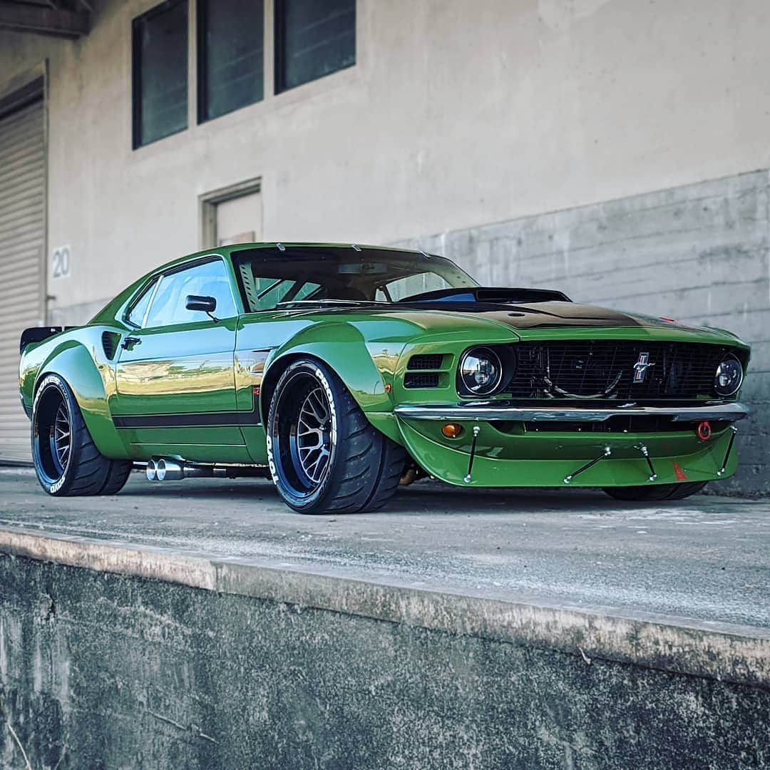CARLiFESTYLEさんのインスタグラム写真 - (CARLiFESTYLEInstagram)「Baddest Mustang around? BOSS 402 Mustang by @macmaninfi #carlifestyle #boss402」8月11日 12時01分 - carlifestyle
