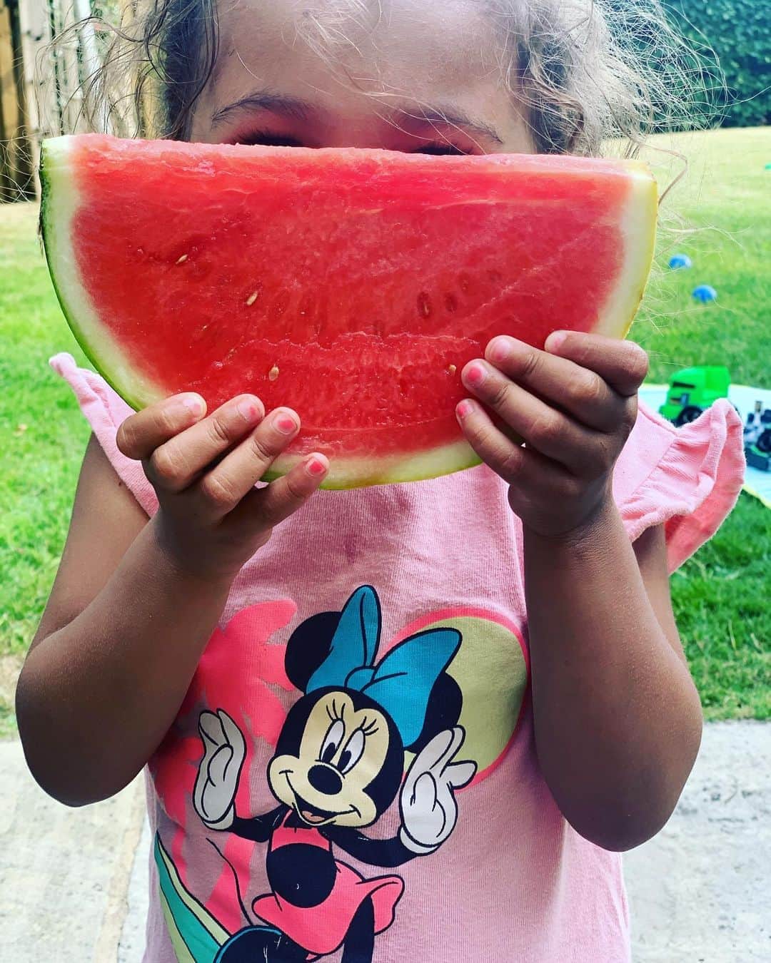 ジェシカ・エニス＝ヒルさんのインスタグラム写真 - (ジェシカ・エニス＝ヒルInstagram)「Watermelon anyone? 🍉」8月11日 3時45分 - jessicaennishill