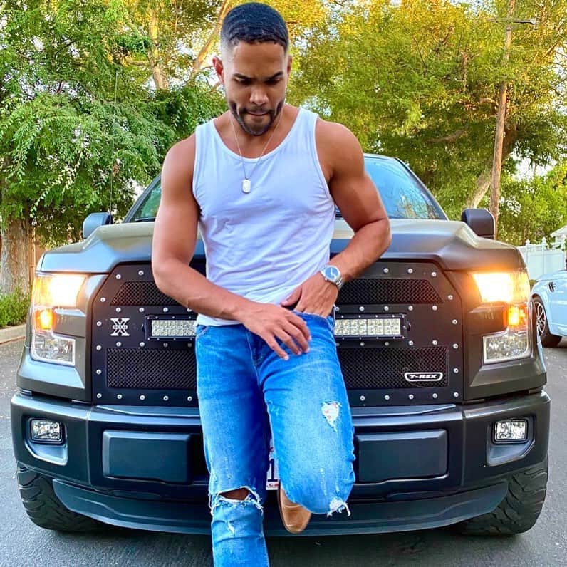 ディジョン・タルトンのインスタグラム：「Built for the road ahead.」