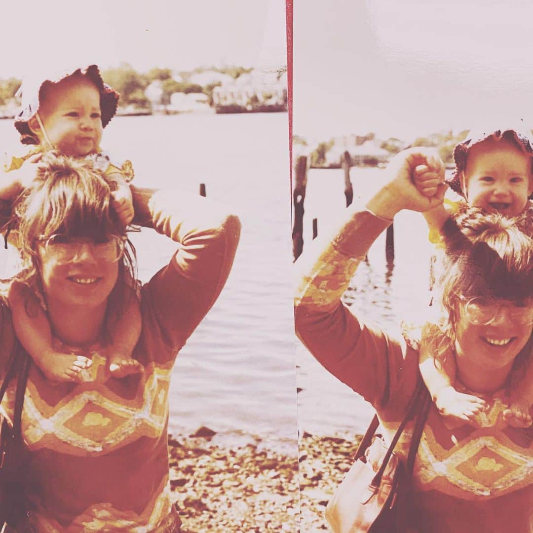 のインスタグラム：「Never seen these.  Me and mommy. 🤍」
