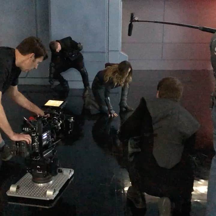 クラーク・グレッグのインスタグラム：「BTS from the stunt/fight units of #agantsofshield Amazing work from the action unit of Producer/Director Garry Brown, Tanner Gill and @timconnolly_one @stuntsunlimited and my stunt doubles Dane Farwell, Denny, Nick Brett and @vinnyobrien  @stuntsunlimited team along with our incredible camera crew who were often in more danger than we were.」
