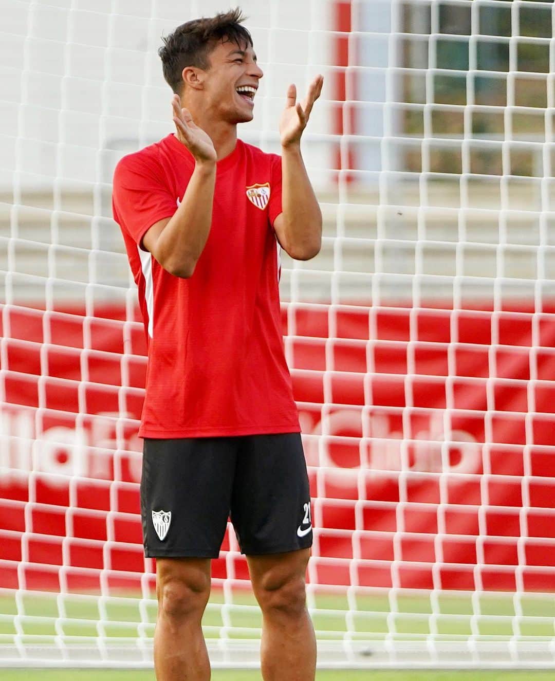オリベル・トーレスのインスタグラム：「Aquí y ahora Vamos @sevillafc」