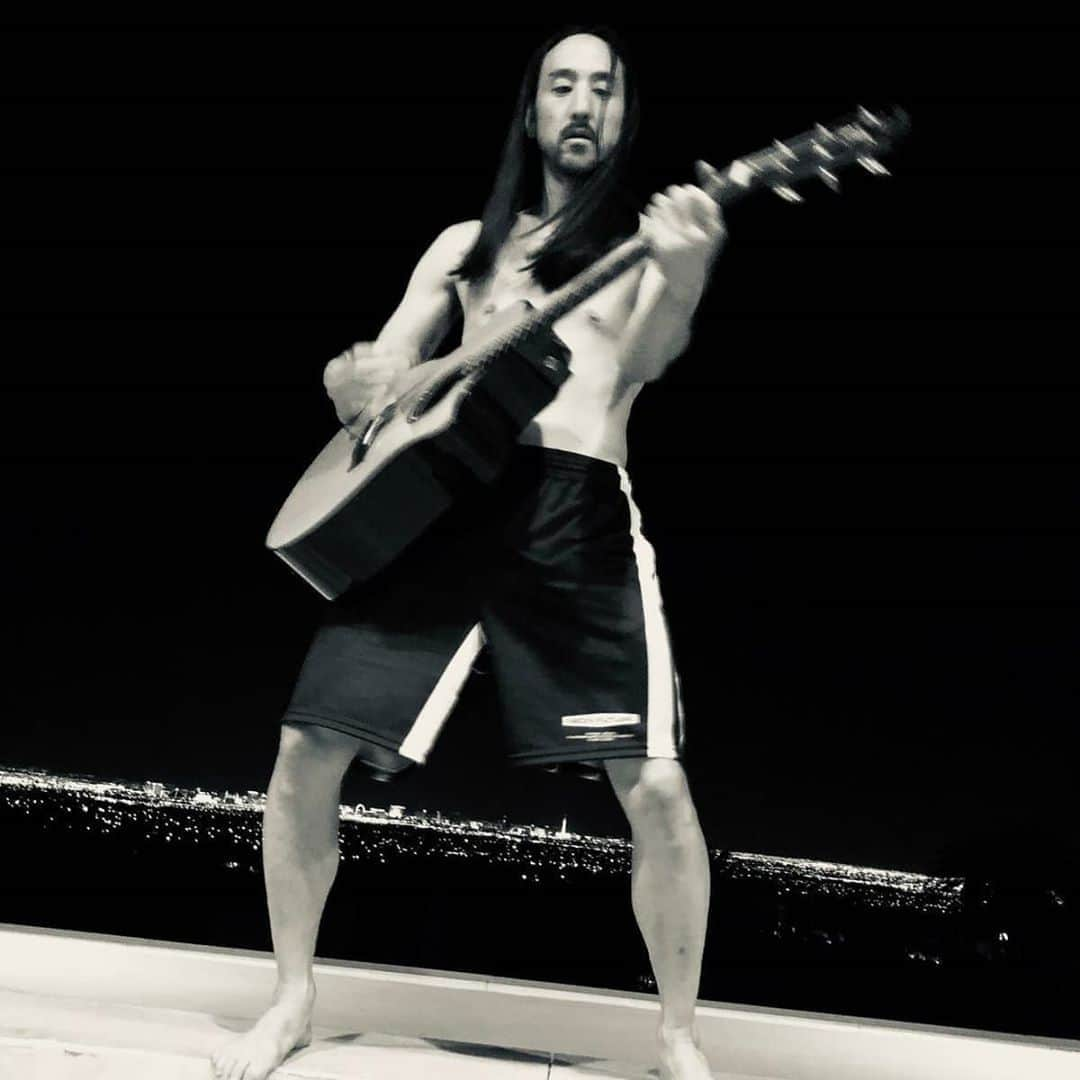 スティーヴ・アオキさんのインスタグラム写真 - (スティーヴ・アオキInstagram)「Summer nights in Vegas」8月11日 4時57分 - steveaoki