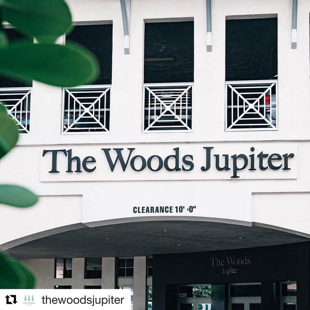 タイガー・ウッズさんのインスタグラム写真 - (タイガー・ウッズInstagram)「Repost from @thewoodsjupiter -  “We can’t believe it’s already been 5 years of serving the Jupiter community! Thank you for your support - Happy 5th Anniversary to us!”」8月11日 5時01分 - tigerwoods