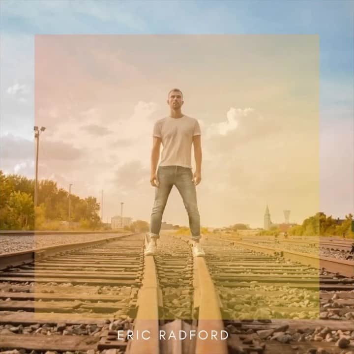 エリック・ラドフォードのインスタグラム：「Here’s little taste of #goldenhour for you to dance to. 💃🏼🕺🏼 Pre-Order Now! 😁  #music #T-4 #dance #summer #smile」