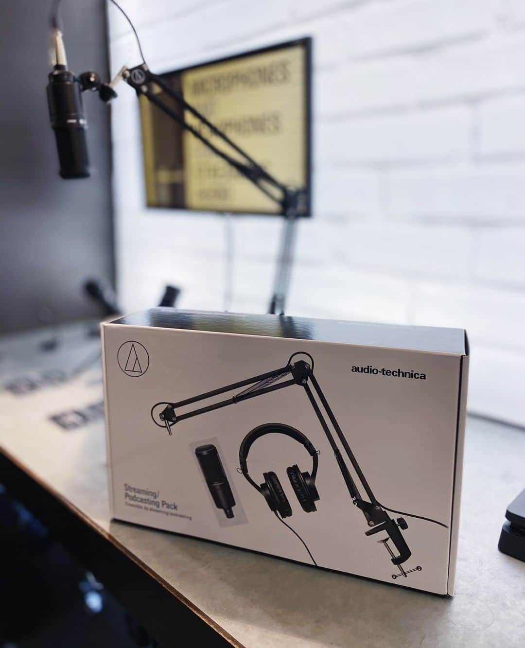 Audio-Technica USAさんのインスタグラム写真 - (Audio-Technica USAInstagram)「Whether you’re a @Twitch streamer or an aspiring podcast host, having the right setup is the first step! Check out the AT2020PK Streaming/Podcasting Pack to get started.⁠ .⁠ .⁠ .⁠ #AudioTechnica #AT2020PK #AudioGear #Streamer #Podcast #StreamingSetUp #Microphone #Headphones #Microphone」8月11日 5時15分 - audiotechnicausa