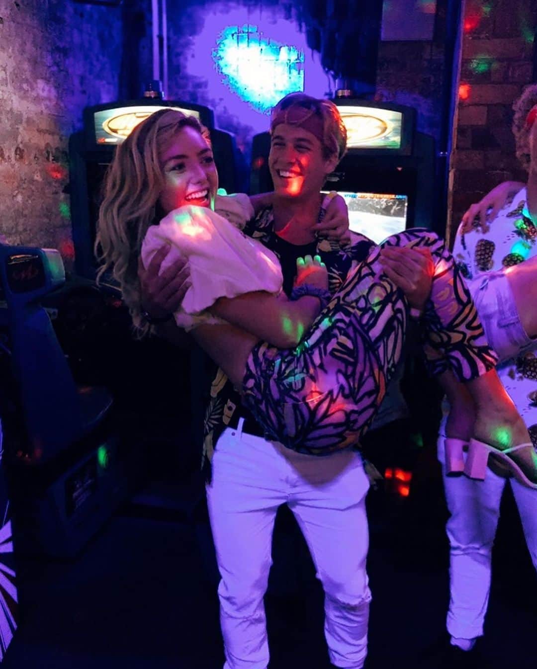 ペイトン・リストのインスタグラム：「Swimming For Gold is out on all major digital platforms today  One of the best parts about filming this movie (besides getting to be in Australia because it is flipping awesome) was meeting these wonderful people could not ask for a more fun but equally hard-working cast and @hayleymacfarlane our director. I hope you guys love it as much as I do.  also swipe to the end for a bit of the trailer」