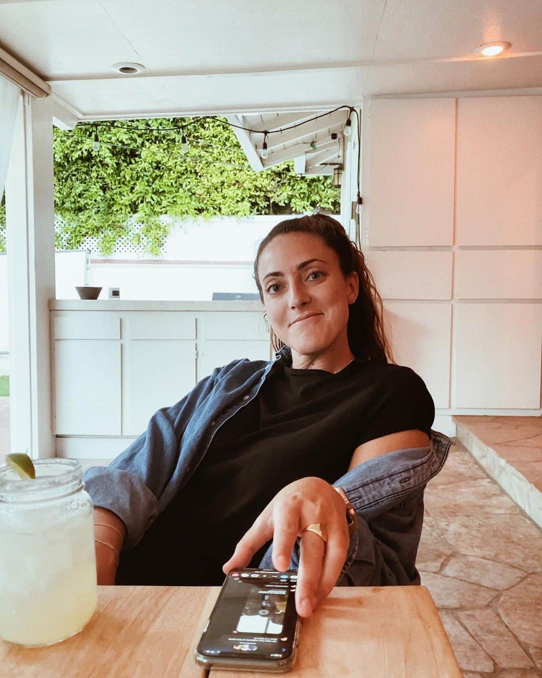 Camden Scottのインスタグラム：「When your girlfriend thinks you’re taking a pic of her because she’s cute but you’re just trying to creep on her texts...swipe to see what I caught her saying😤  Link in bio to listen to the new episode of @uneducated_podcast on dating, with @jackdodge and @amyordman!」