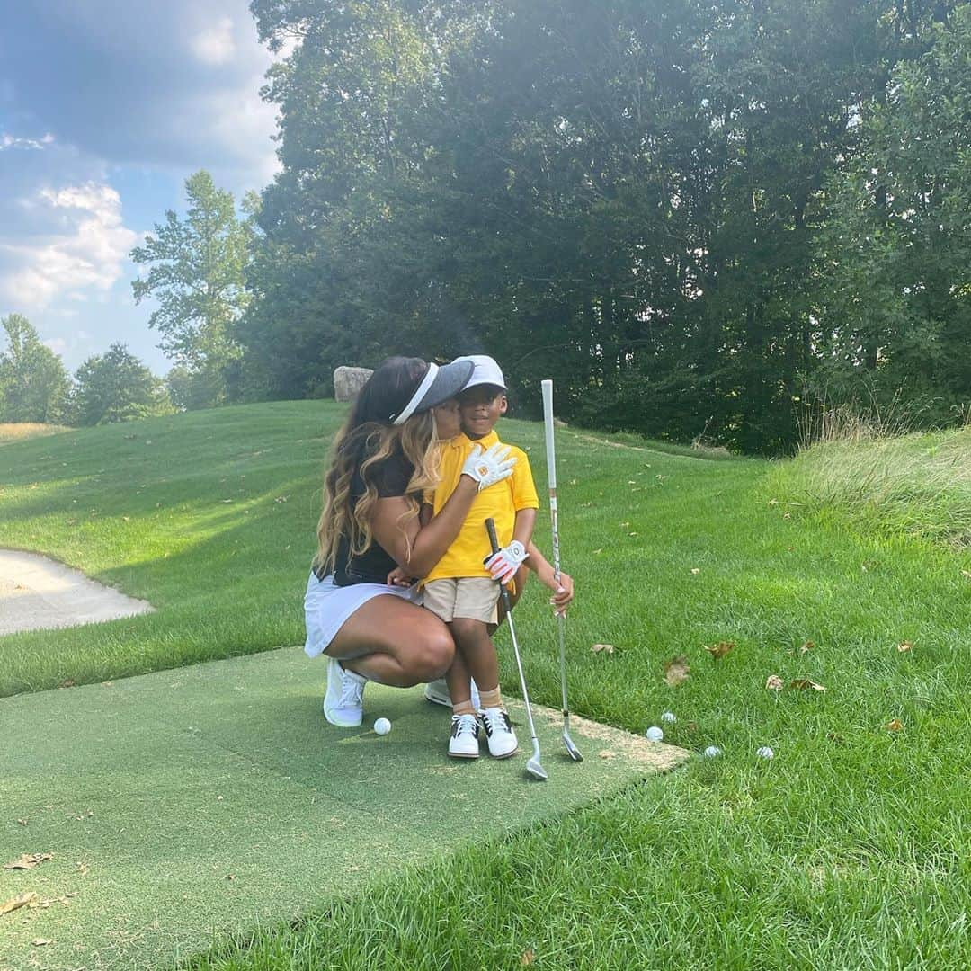 Angela Simmonsさんのインスタグラム写真 - (Angela SimmonsInstagram)「First day of golf 🏌️‍♀️ lessons for my mini 💫」8月11日 5時50分 - angelasimmons