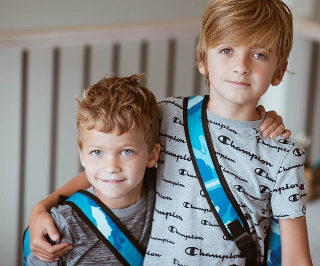 Cara Van Brocklinさんのインスタグラム写真 - (Cara Van BrocklinInstagram)「Back to school is happening, even though it might look a little different this year, these dudes are excited and we are excited, along with their amazing teachers, to be part of helping them learn at home! We needed to stock up on school supplies, and @walmart was the place to go!! #ad #BacktoSchool http://liketk.it/2UcvS #liketkit @liketoknow.it」8月11日 7時04分 - caraloren