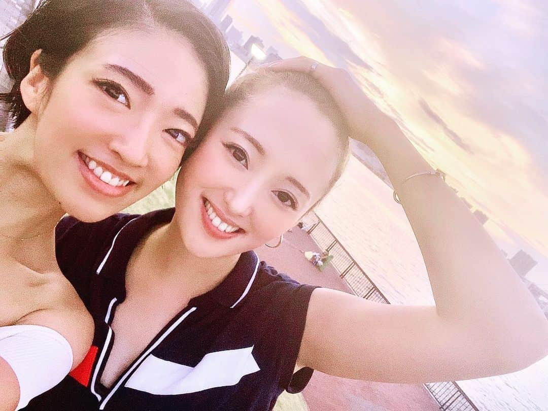 馬場彩月のインスタグラム：「Bon holiday 2020 I hope things return to normal asap. 😭  #coronabarbecue #odaiba #toyosu #夕陽 #rainbowbridge #tokyo #japan #帆立 #コロナに負けるな #august #summervibes #かぴちゃん」