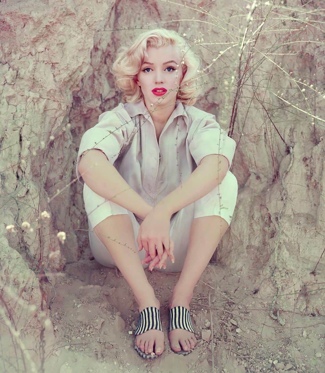 マリリン・モンローさんのインスタグラム写真 - (マリリン・モンローInstagram)「Beautiful Marilyn photographed by Milton Greene in 1953.🧡 #marilynmonroe」8月11日 8時10分 - welovemarilyn