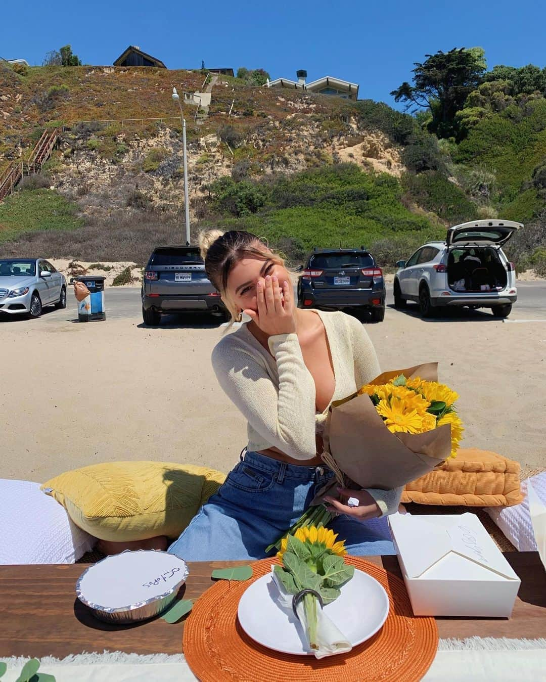 ケルシーさんのインスタグラム写真 - (ケルシーInstagram)「beach picnic happy bday @g1avasis :) @revolve #revolvesummer」8月11日 8時23分 - fatherkels