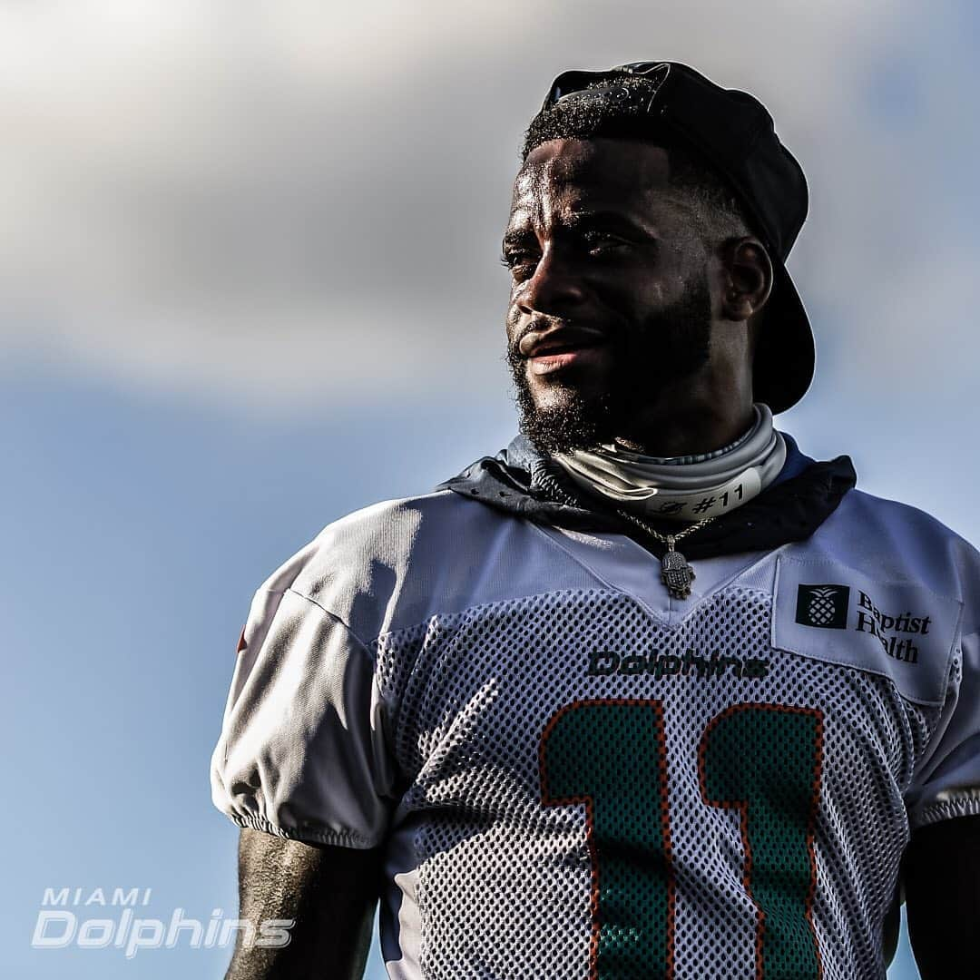 マイアミ・ドルフィンズさんのインスタグラム写真 - (マイアミ・ドルフィンズInstagram)「Clocked in ⏰」8月11日 9時09分 - miamidolphins