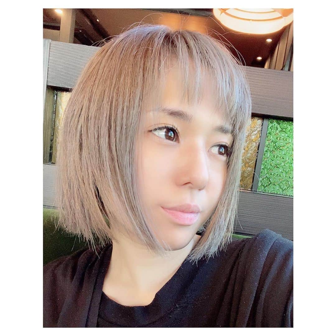 蒼井そらのインスタグラム：「Changed hair color and style. How do I look??」