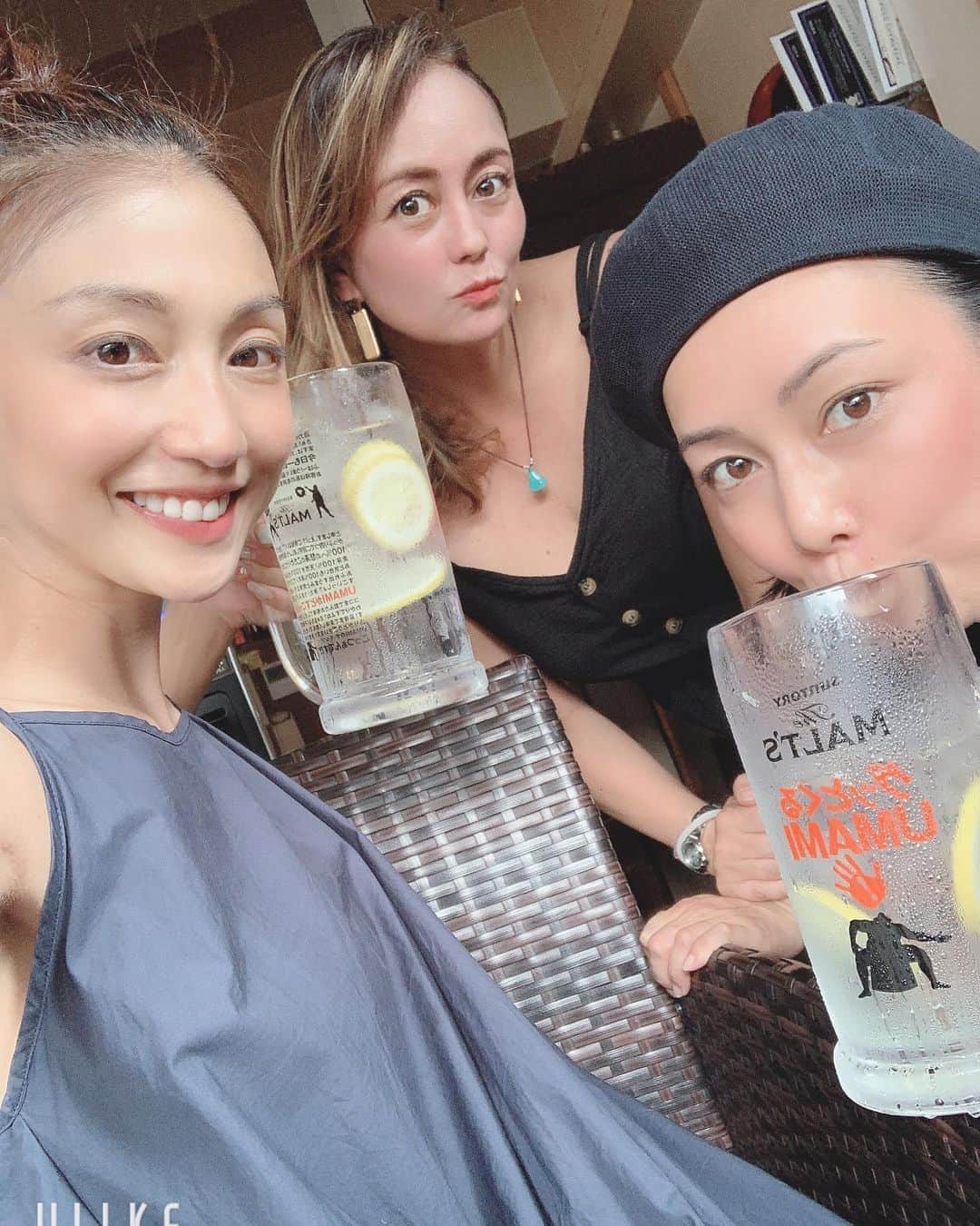 中川愛海さんのインスタグラム写真 - (中川愛海Instagram)「くるりで海鮮バーベキューをした！ 今年は海行けないし、磯の香りを感じたくサザエや熱海で買ってきたら干物など焼いて海を感じました。 テラスでバーベキューしてたら目を瞑れば目の前海感になれた🌊 楽しかったー そしてひとみん素敵なアワビのお土産ありがとう😊 さて次は何をして夏を感じようかなー @ami_nakagawa_  @erichin73  @hitomi4846  #中川愛海 #一日一回カンパイ #恵比寿bbq #恵比寿くるり #くるり恵比寿 #恵比寿たこ焼き」8月11日 9時33分 - ami_nakagawa_