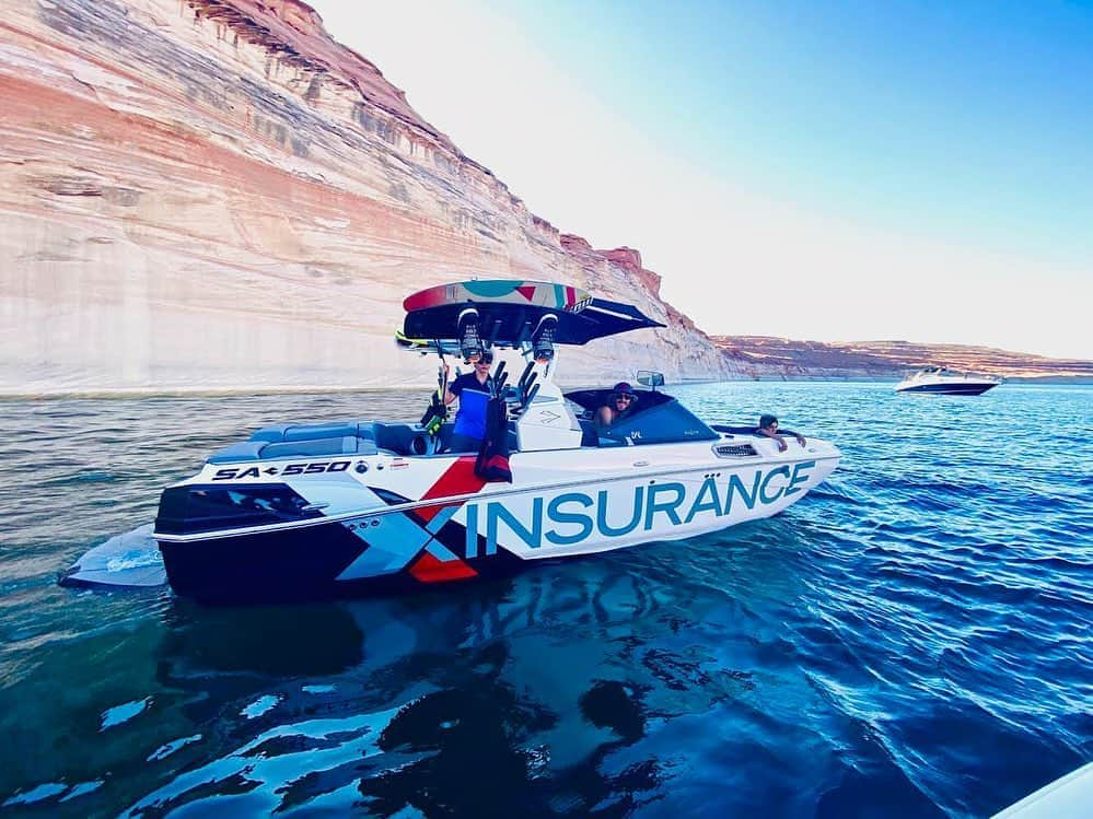 ケン・ブロックさんのインスタグラム写真 - (ケン・ブロックInstagram)「BIG thanks to this dude: @JParkerLindsey (and @XInsurance) for hosting my family, friends, and I last week at Lake Powell. We had a rad time surfing, taking the kids on fun adventures, and just hanging out. (I shot these on my phone… that place makes me look like a good photog!) Thanks again, Parker! #superbigtimethanks #LakePowell #SupraBoats」8月11日 9時46分 - kblock43