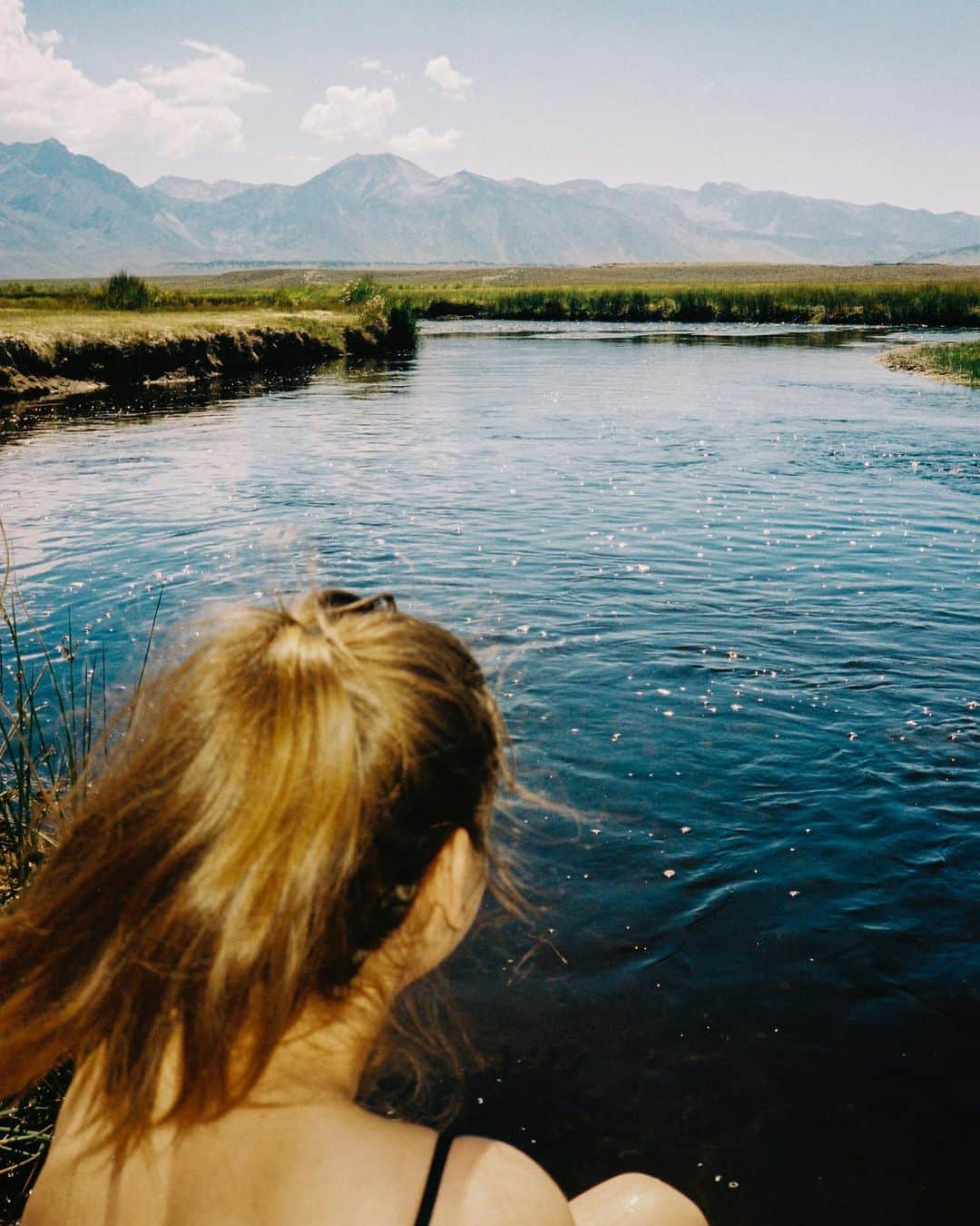 コール・スプラウスのインスタグラム：「@dylansprouse and @realbarbarapalvin up at the hair neck river.」