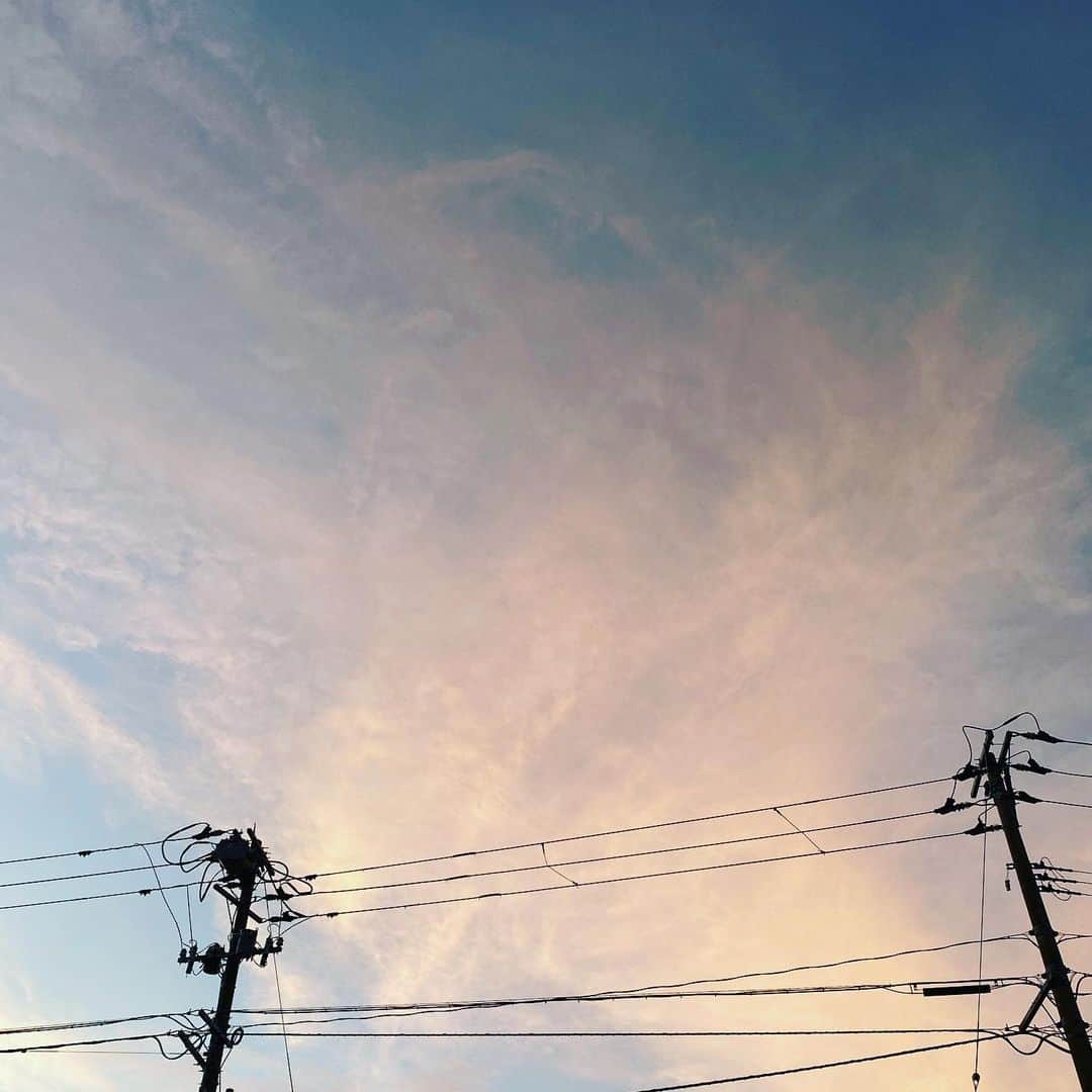 石田燿子さんのインスタグラム写真 - (石田燿子Instagram)「昨日の夕方のお空。 ふわふわかわいいかんじでした😍 #空 #新潟市」8月11日 10時50分 - yokonti