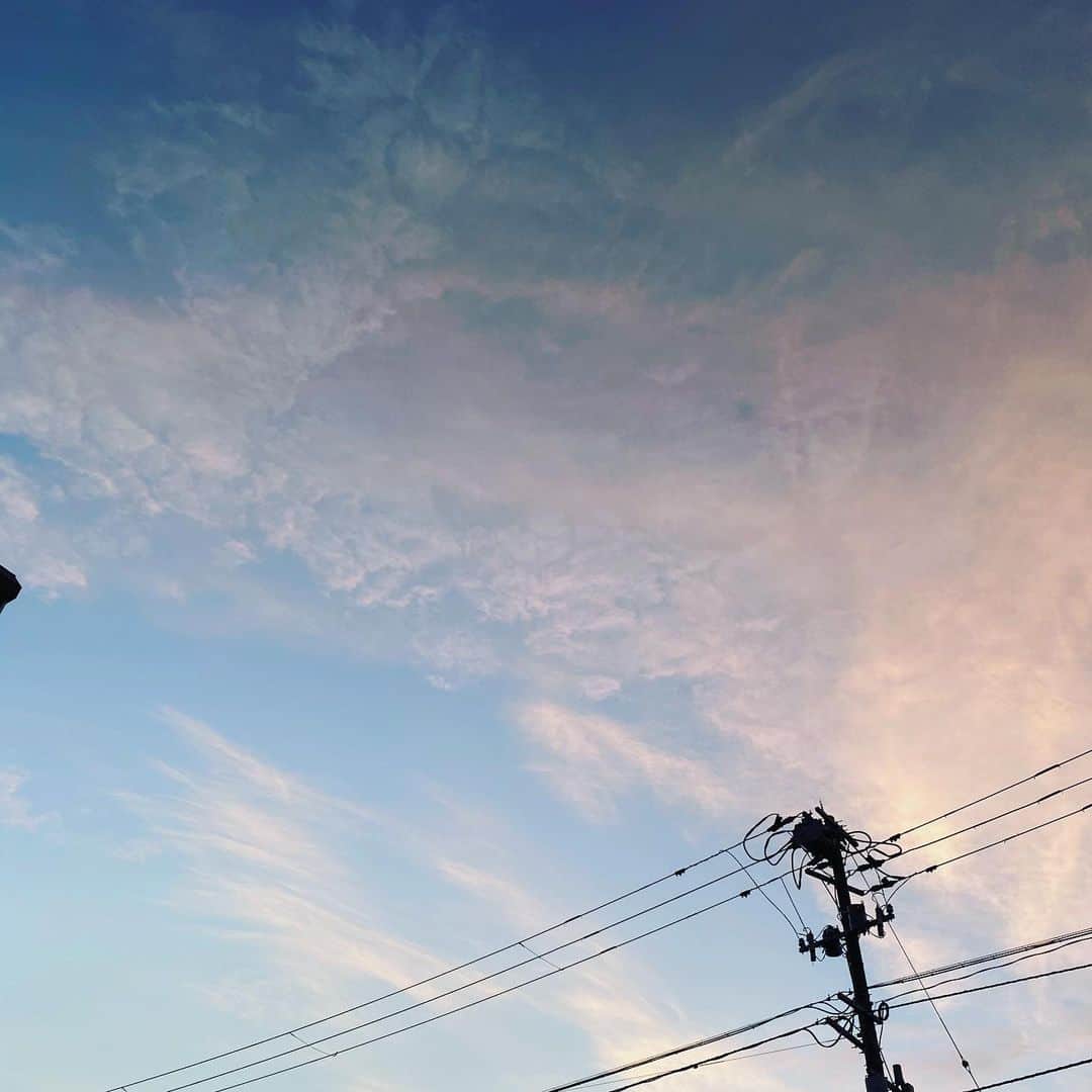 石田燿子さんのインスタグラム写真 - (石田燿子Instagram)「昨日の夕方のお空。 ふわふわかわいいかんじでした😍 #空 #新潟市」8月11日 10時50分 - yokonti