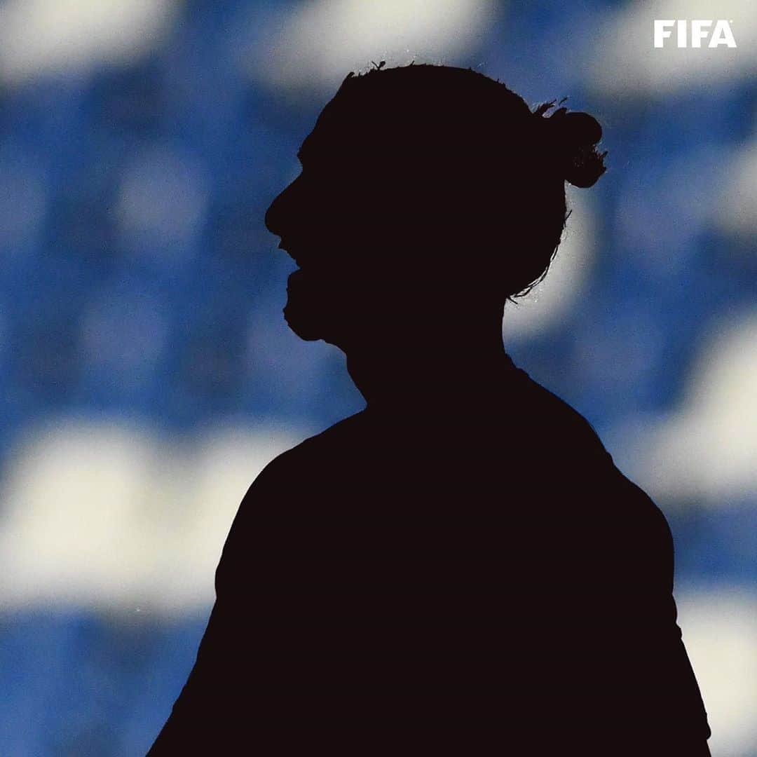 FIFAワールドカップさんのインスタグラム写真 - (FIFAワールドカップInstagram)「WHO AM I? 😎⁣ *Clue: This top goalscorer for his national team has played at two World Cups!⁣ ⁣ #WorldCup #WhoAmI #GuessWho #GuessThePlayer」8月11日 20時28分 - fifaworldcup