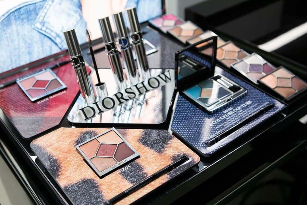 浪花ほのかさんのインスタグラム写真 - (浪花ほのかInstagram)「@diormakeup @dior #ディオールショウ #DIORSHOW  Diorのアイシャドウパレット(サンククルール)！！ 私が使ったカラーは649ヌードドレス♥♥♥」8月11日 20時42分 - hnoa_z