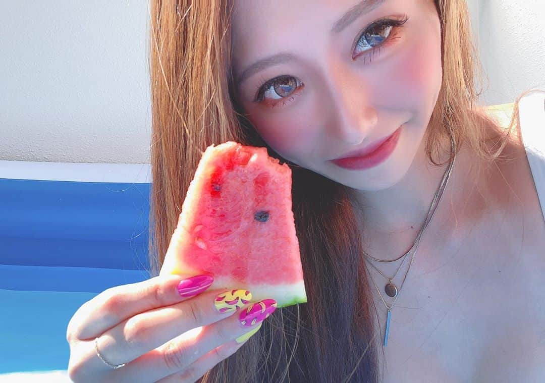 ちぇりーのインスタグラム：「🍉🍉🍉 #fyp  #nail」