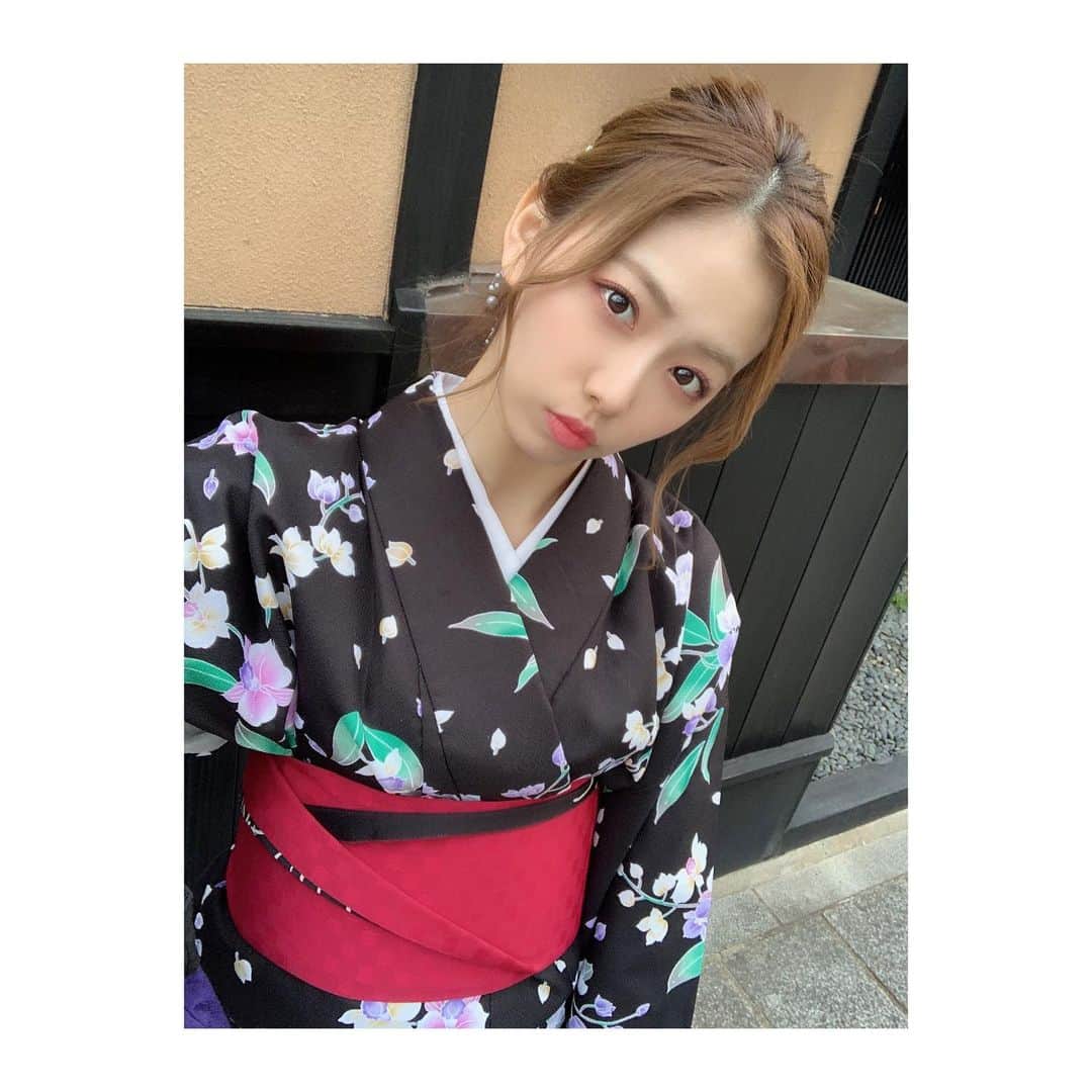 森田彩花のインスタグラム：「ばーり前の京都編終わりにしよかな🤲 ． まだまだあるねんけどなっっ🤲笑 みんなが見てくれるなら（^人^）✌️ ． なーにのせよかなぁ〜っっっ #過去pic #京都 #京都観光 #着物 #りなてぃん」