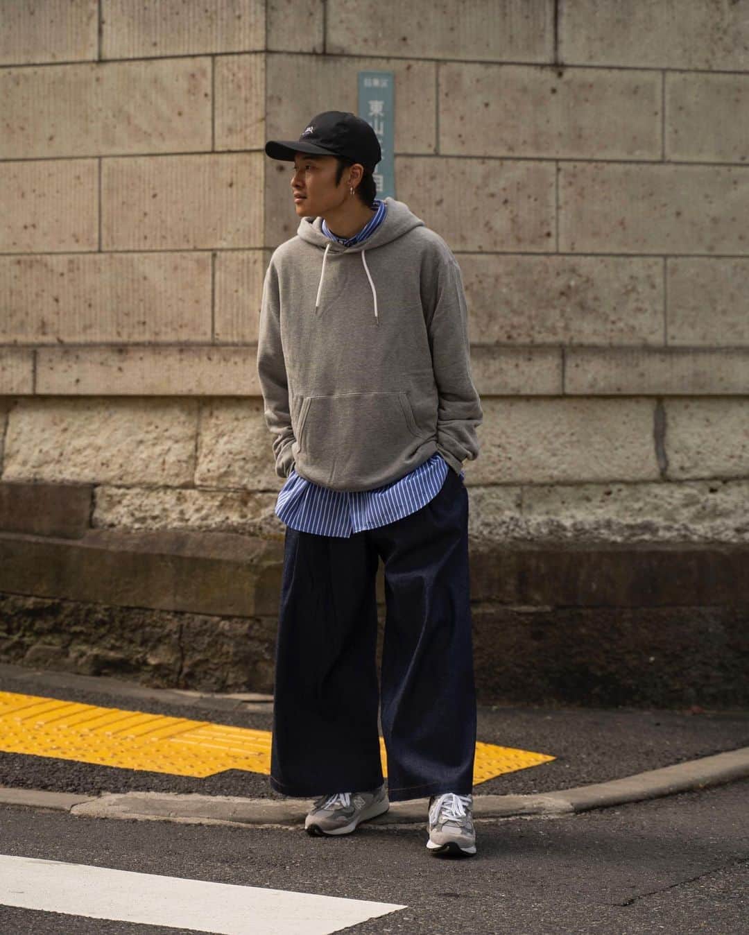 Ryoさんのインスタグラム写真 - (RyoInstagram)「ㅤㅤㅤㅤㅤㅤㅤㅤㅤㅤㅤㅤㅤ ぱっと見普通ですが、 このパーカー見ると蛍光色の糸が混じってます👀 紡績が強い会社だからできる面白い生地☺️ 吊り裏毛で着心地も最高です！ ㅤㅤㅤㅤㅤㅤㅤㅤㅤㅤㅤㅤㅤ hoodie:#moct  shirt:#ryotakashima pants:#ryotakashima shoes:#newbalance ㅤㅤㅤㅤㅤㅤㅤㅤㅤㅤㅤㅤㅤㅤㅤㅤㅤㅤㅤㅤㅤㅤㅤㅤㅤㅤ」8月11日 20時53分 - ryo__takashima