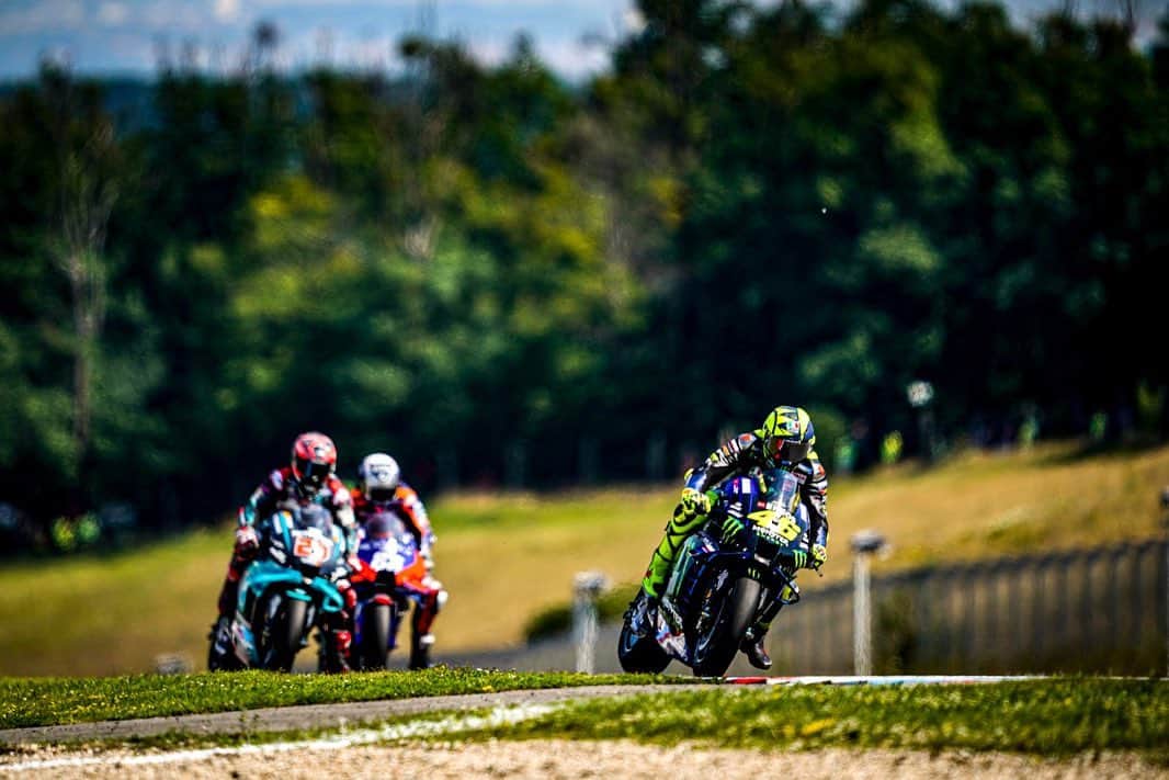 バレンティーノ・ロッシさんのインスタグラム写真 - (バレンティーノ・ロッシInstagram)「Brno Circuit,Czech Republic Sunday,MotoGP Race 📸 @falex79 @gigisoldano」8月11日 21時12分 - valeyellow46