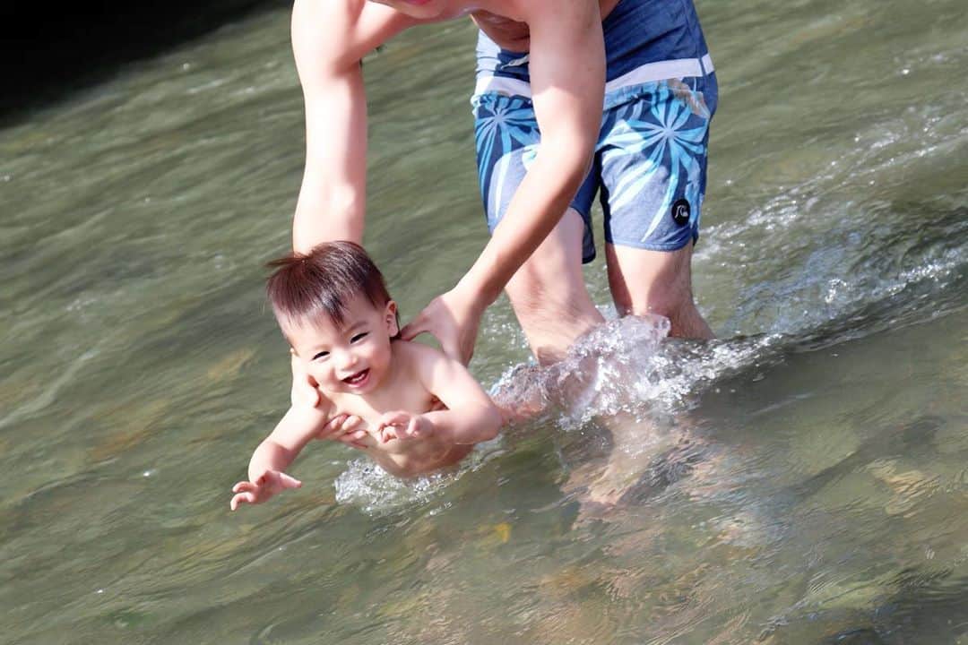 Momoeさんのインスタグラム写真 - (MomoeInstagram)「. .  泳いだぜ〜〜🏊‍♂️🌊 . . #happy #家事 #育児 #family #家族 #boy #smile #男の子 #息子 #code #love #lucky #kids #子供 #thankyou #宝物 #ベビー #fashion #follow #心 #縁 #パパ #ママ #家族写真 #男の子ママ #赤ちゃん写真 #photo #子育て #1歳 #flower」8月11日 21時13分 - momoe75