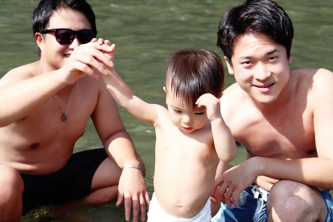 Momoeさんのインスタグラム写真 - (MomoeInstagram)「. .  泳いだぜ〜〜🏊‍♂️🌊 . . #happy #家事 #育児 #family #家族 #boy #smile #男の子 #息子 #code #love #lucky #kids #子供 #thankyou #宝物 #ベビー #fashion #follow #心 #縁 #パパ #ママ #家族写真 #男の子ママ #赤ちゃん写真 #photo #子育て #1歳 #flower」8月11日 21時13分 - momoe75