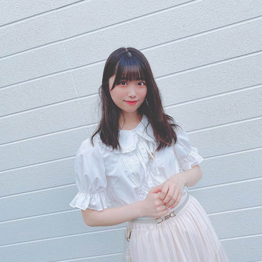 小川紗奈さんのインスタグラム写真 - (小川紗奈Instagram)「久しぶりに料理以外を載せます...﻿ ﻿ ﻿ #INGNI #RETROGIRL #夏服 #ホワイトコーデ  #オールホワイト」8月11日 21時14分 - sana_hkt48