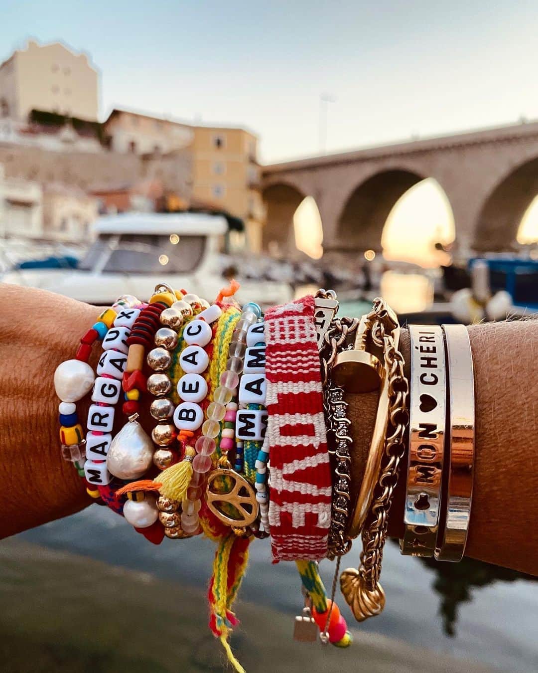 ダニジョーのインスタグラム：「Always #armparty time」
